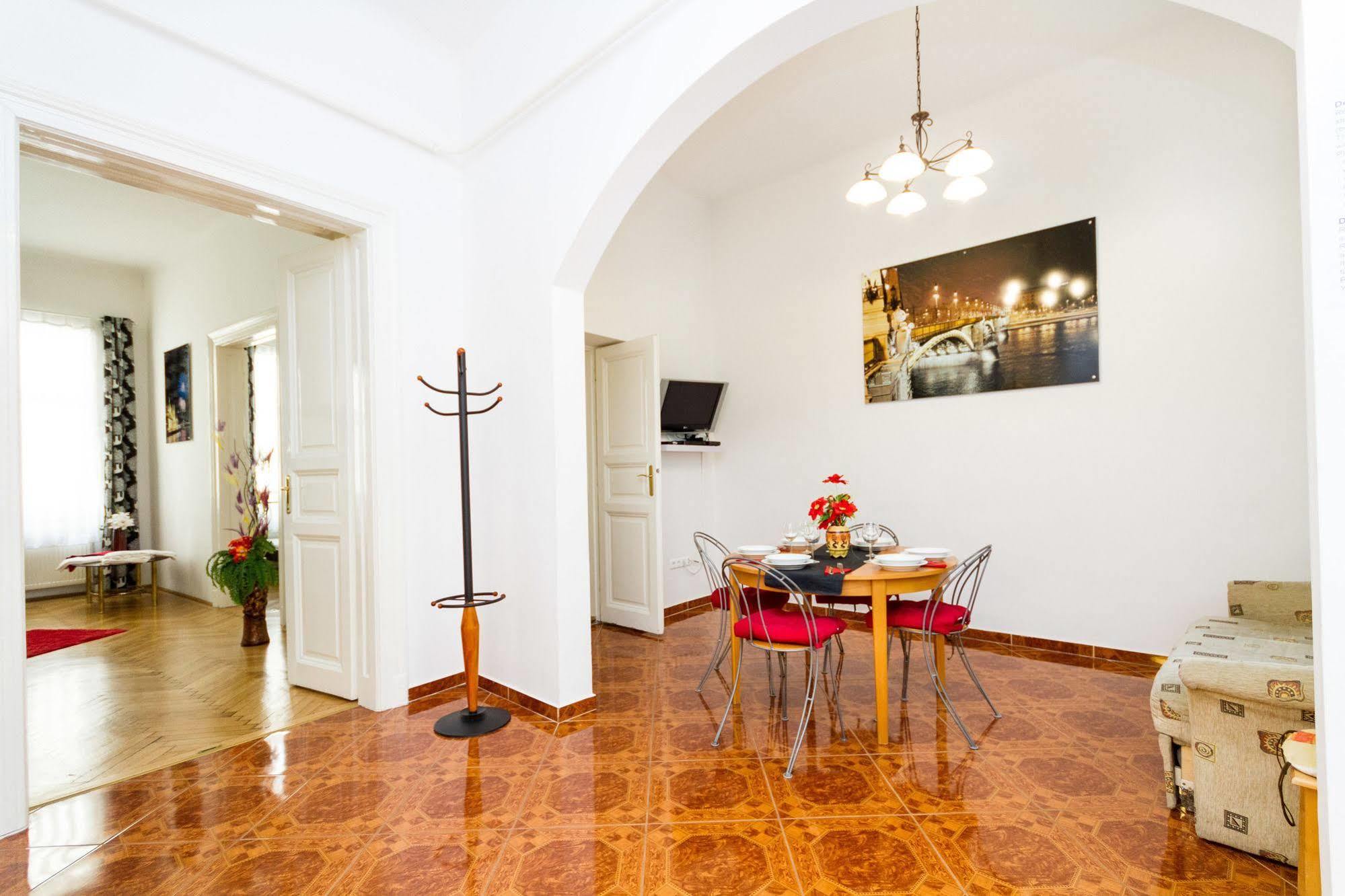 Like Home - City Center - Style Apartment Boedapest Buitenkant foto